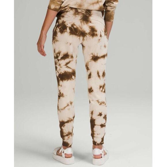 Lululemon Warm Down Jogger Size 4 - Picture 2 of 10